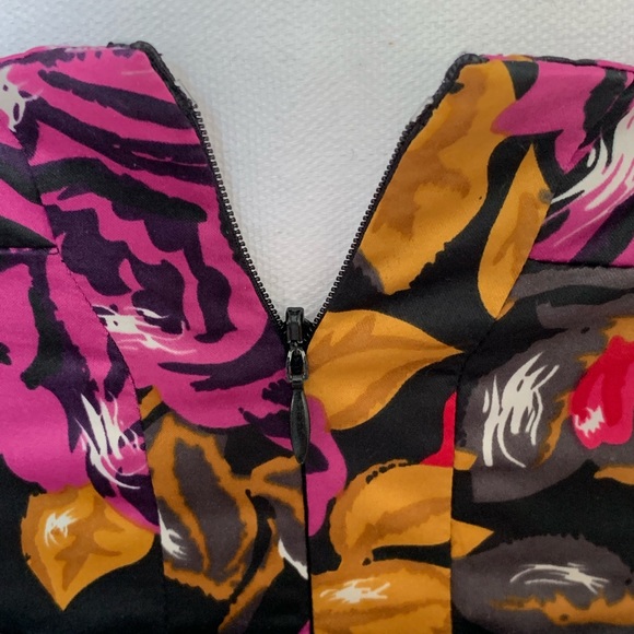 BEAUTIFUL STRAPLESS DRESS WITH ROSES - Picture 5 of 7